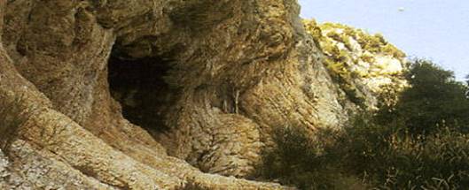 http://www.fitelmarche.it/REGIONE_MARCHE/EREMI/ALTA_POTENZA_QUINTAVALLE/Bernardo2.jpg